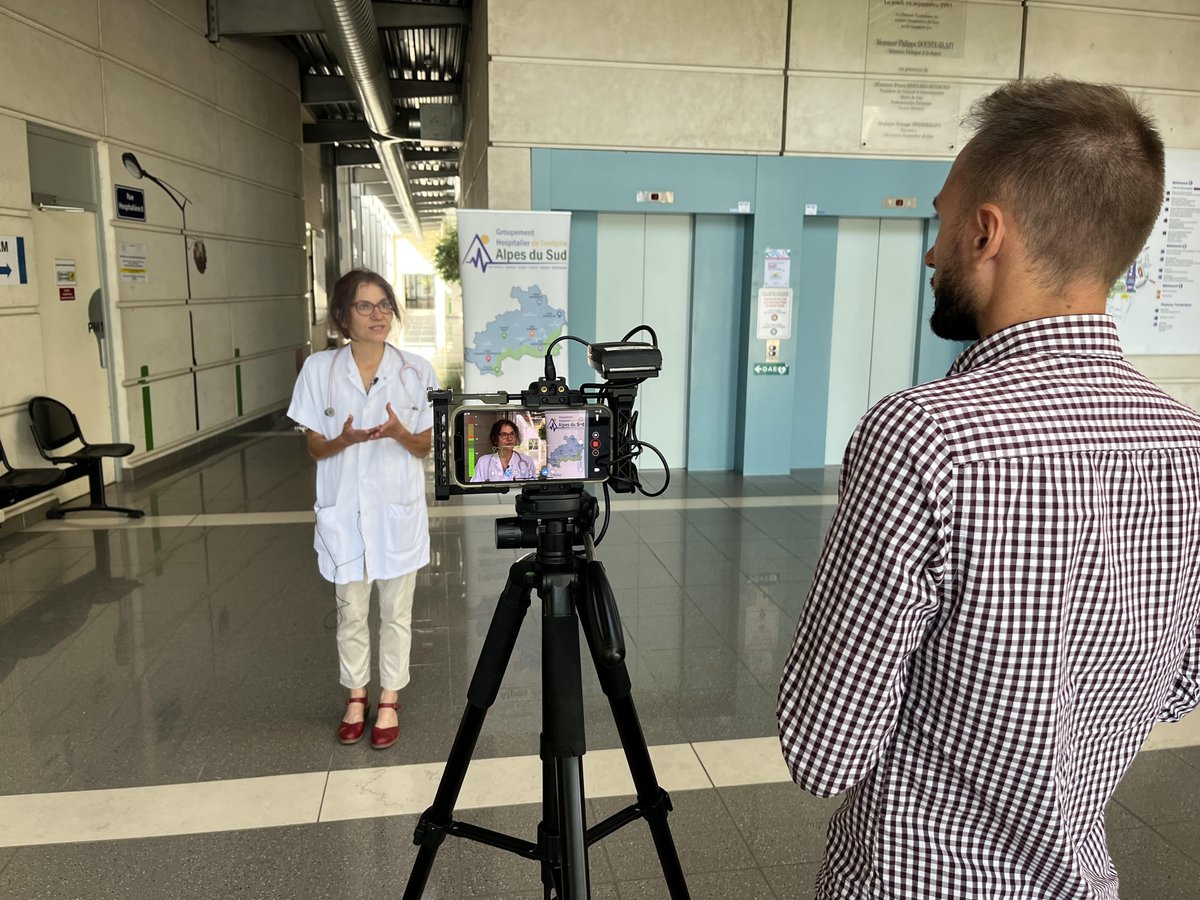 ARSPaca's tweet image. #Bronchiolite👶| S.Lemire Gourdon, directrice départementale adjointe de l'ARS 05, le dr Zoccarato, chef de service pédiatrie au CHICAS de Gap, et le dr Buffin-Parry, pédiatre, ont réuni les journalistes pour faire un point sur la bronchiolite et le nouveau #traitement préventif.