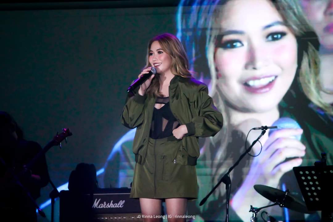 meann_cuales's tweet photo. Napakagandaaaaa! 😍
We love youuuu, Ateee @YengPLUGGEDin ❤️❤️❤️

📸 Ate @rinna_leong19 ❤️
#ParqJam #Parqal #ILoveParqal #AseanaCity #YengConstantino #CornerstoneArtist https://t.co/ll62mj2oPu