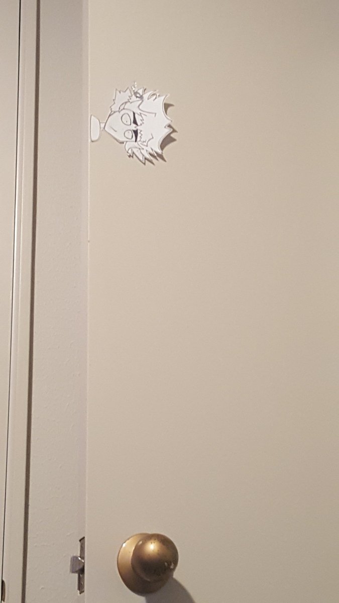 somaaababa's tweet photo. @EnigmaArc_ look at what my sister did to my door🤡 though I did half draw that.. https://t.co/mMRut0MSXZ