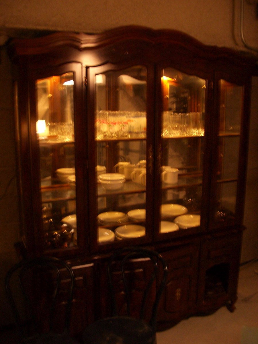 OTDRhodeIsland's tweet photo. #OTD October 2, 2007, Michael Townsend, a @risd graduate student, was sentenced to probation for his art installation in the Providence Place Mall-- a secret apartment hidden behind cinderblocks. Townsend had lived there for four years, beginning in 2003. https://t.co/v9UySK2J8M https://t.co/GpZQ9KpxL9