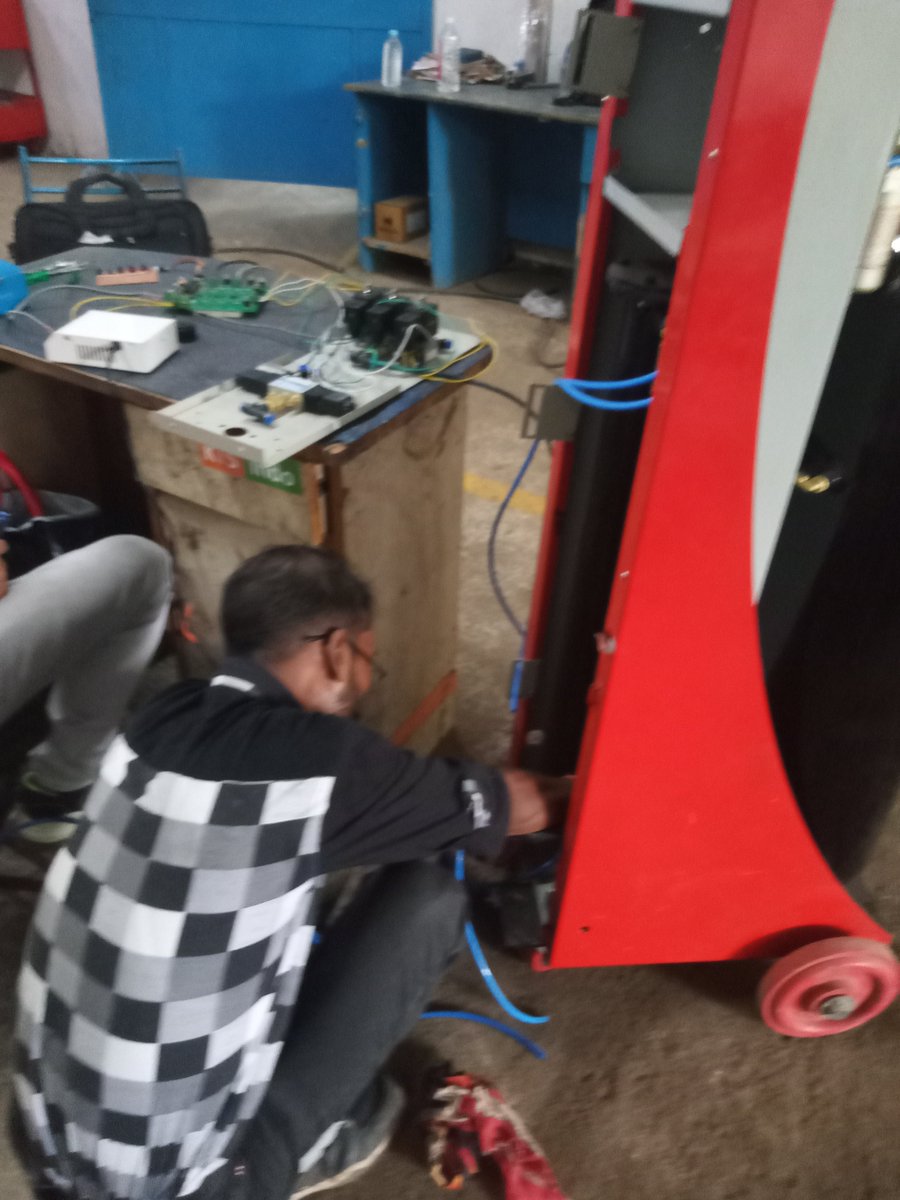 AmitSainiDotIn's tweet image. Testing of new Nitrogen Inflator Machine at Lucknow.
#EmbeddedEngineering
#Automation 
#WheelCareEquipments