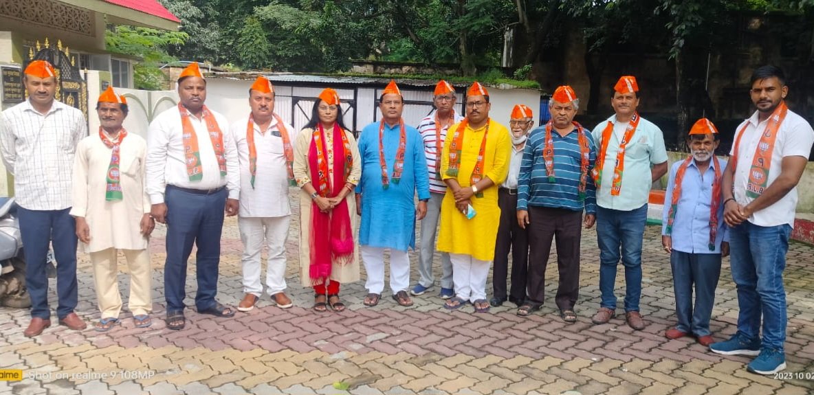 ArunKumarJha37's tweet photo. @bjp4jharkhand @bjp4india @blsantosh @jpnadda @babulalmarandi हम सब साथ साथ https://t.co/dxnEdhYJhU