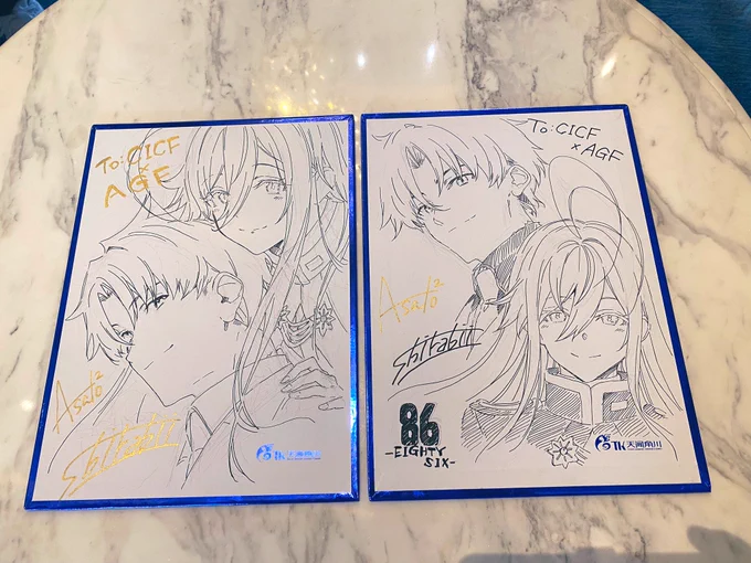 今回、シンとレーナの簡略化イラストも入れつつサインを描かせていただきました。サイン累計280人分のシンレナでした コスプレしてくれた方も来てくださったりと感謝です #エイティシックス 
