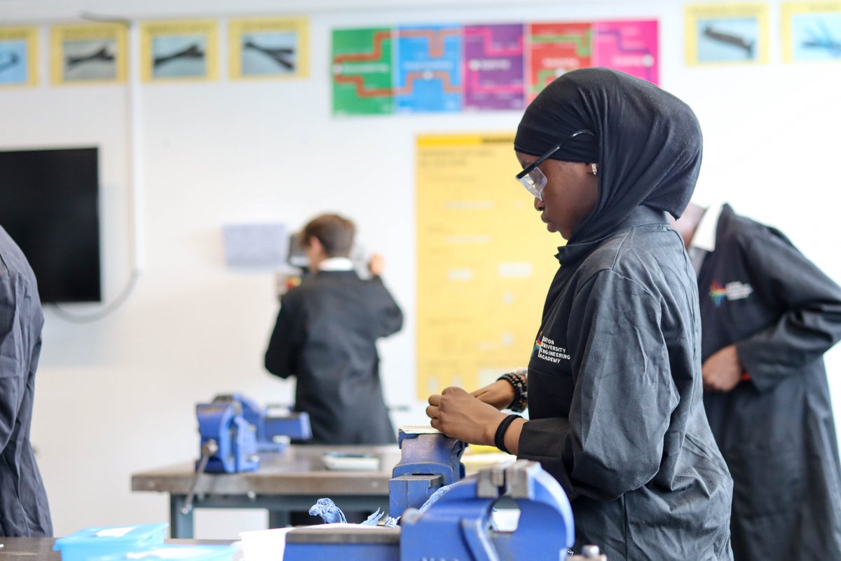 AUEA_UTC's tweet image. Yesterday was Manufacturing Day 🛠️ 
At AUEA, our students don't just learn about Engineering and Design; they roll up their sleeves and experience it firsthand👷‍♀️💡
.
#HandsOnLearning #EngineeringInAction #AUEA #aueautc #utcschool #stem #designideas #birmingham #astonuniversity