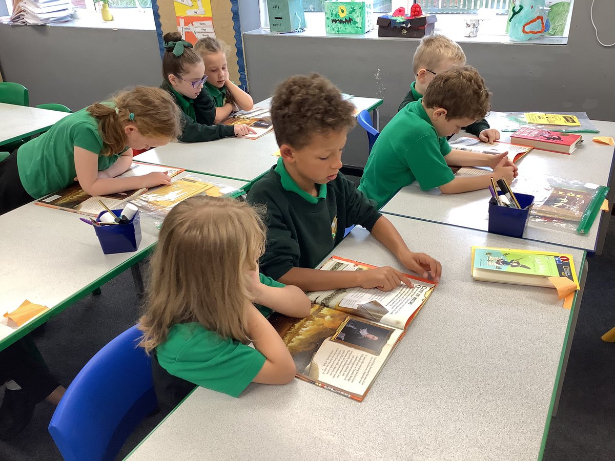 Misbourne_WPA's tweet photo. We’re getting stuck in to our new reading books in Year 2 😁 #WatersideReading https://t.co/S5wocSnIQk