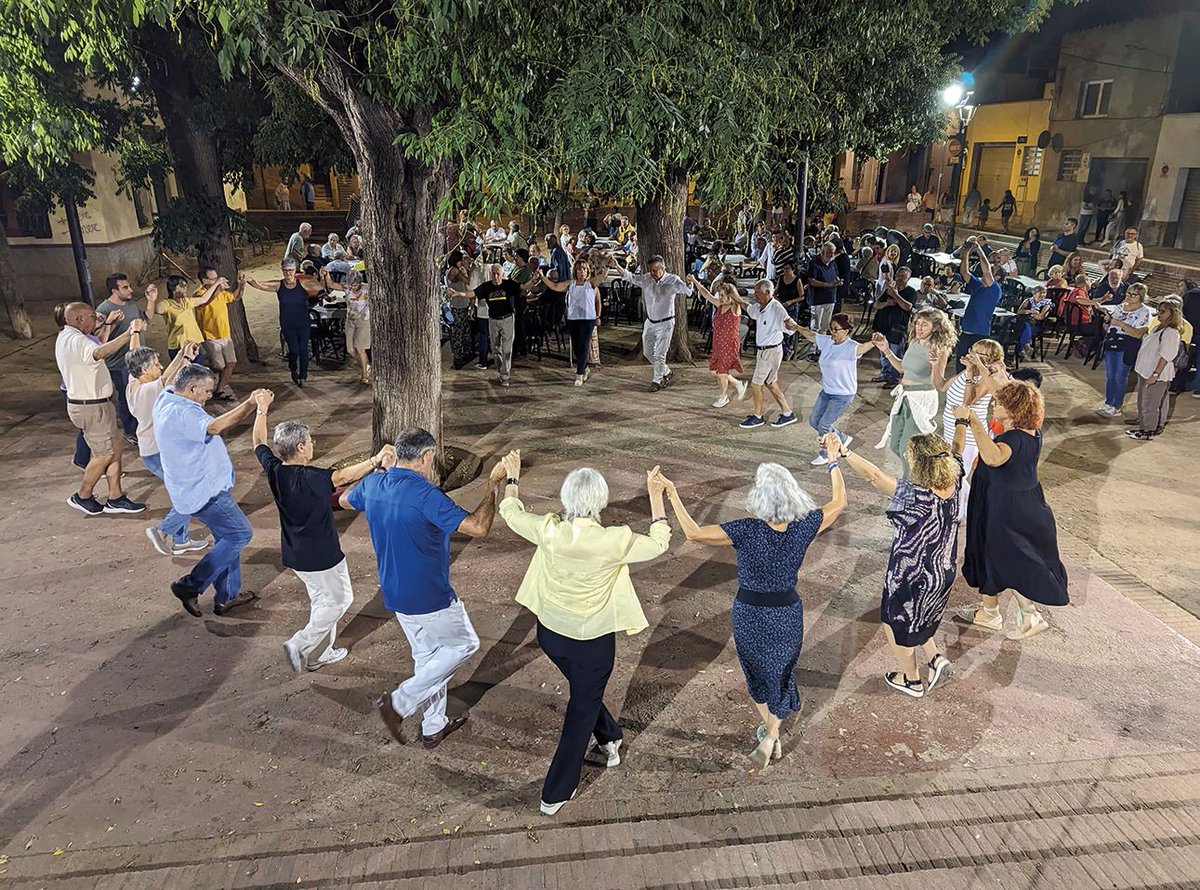 cerdanyolaaldia's tweet photo. L’independentisme mostra unitat a la plaça Jaume Grau i Altaió #Cerdanyola
https://t.co/cndT0wpaOw https://t.co/Oz59SlUglr