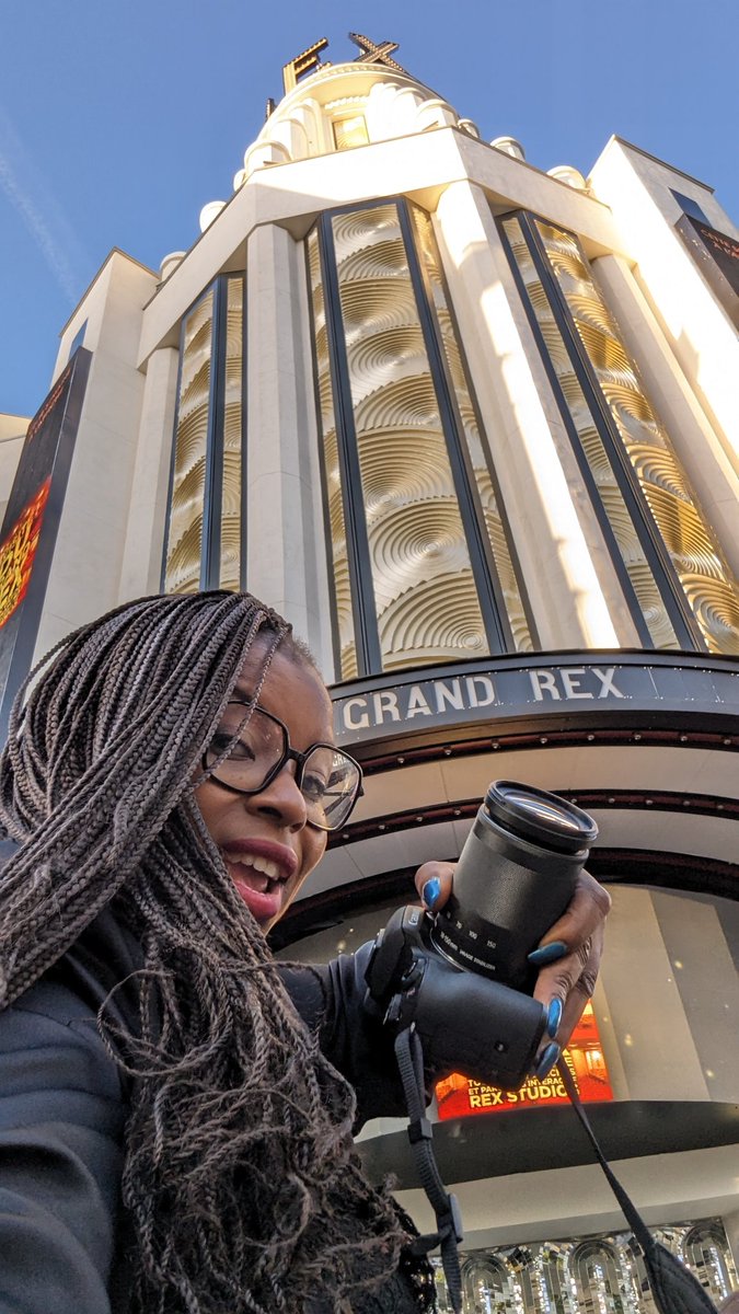 "Ns sommes tous des cyborgs !"  <a href="/fredcavazza/">Frederic CAVAZZA</a> à la conf' des #masters <a href="/IIMparis/">IIM</a> présente notre réalité :
🫵🤓ns sommes déjà des humains augmentés avec nos smartphones,les outils ds les travaux manuels...
☝️😉Reste à développer et à utiliser les nouveaux outils avec maîtrise!