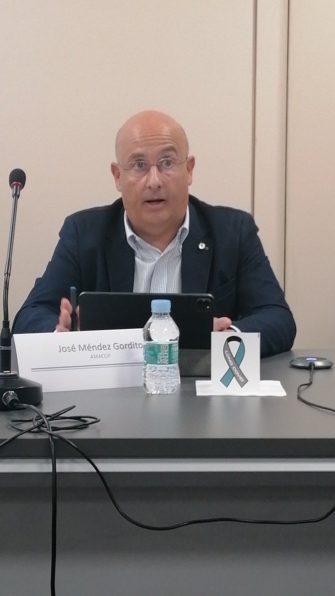 SEMG_ES's tweet photo. "Se echa en falta aquí nuevamente a la Administración" 

"Me toca representar a todos los pacientes de las diferentes de Comunidades Autónomas, somos muchos los pacientes #LongCOVID #covidpersistente" afirma José Méndez, presidente @covid_madrid

#AniversarioREiCOP
@_REiCOP https://t.co/PGFwpFXEiy
