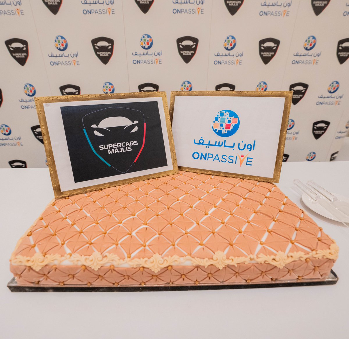 ONPASSIVE's tweet image. We are delighted to officially announce our partnership with Super Cars Majlis in a magnificent signing ceremony yesterday. 🤝 Our expertise will lie at the intersection of innovation and automotive excellence, as we bring cutting-edge AI Tech solutions to elevate the world of…