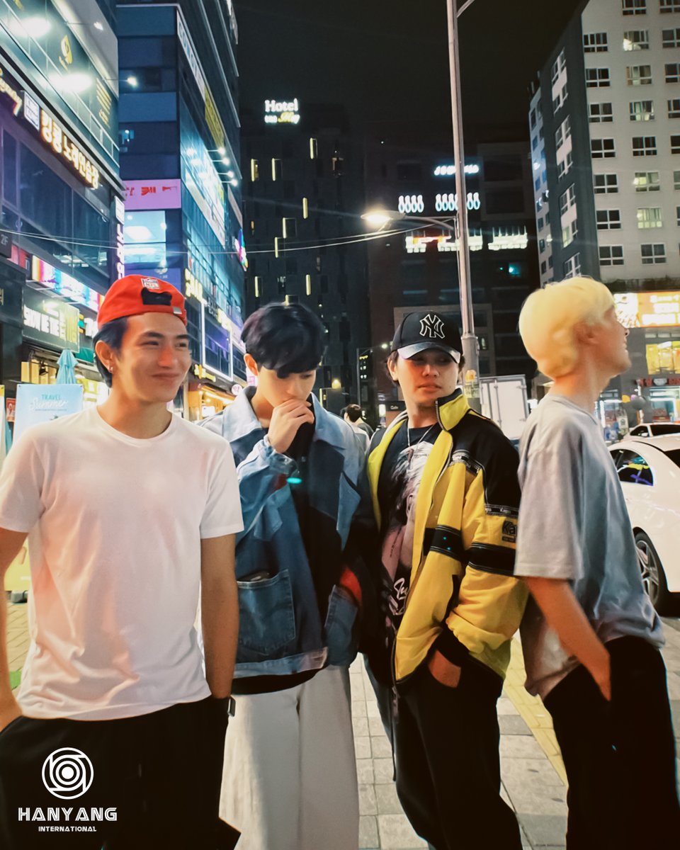 blcommunity_int tweet media