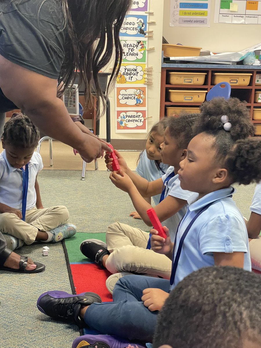 MathWithMsWade's tweet image. Love supporting Kinder in math! Today they identified ways to make the number seven. #MathCoach