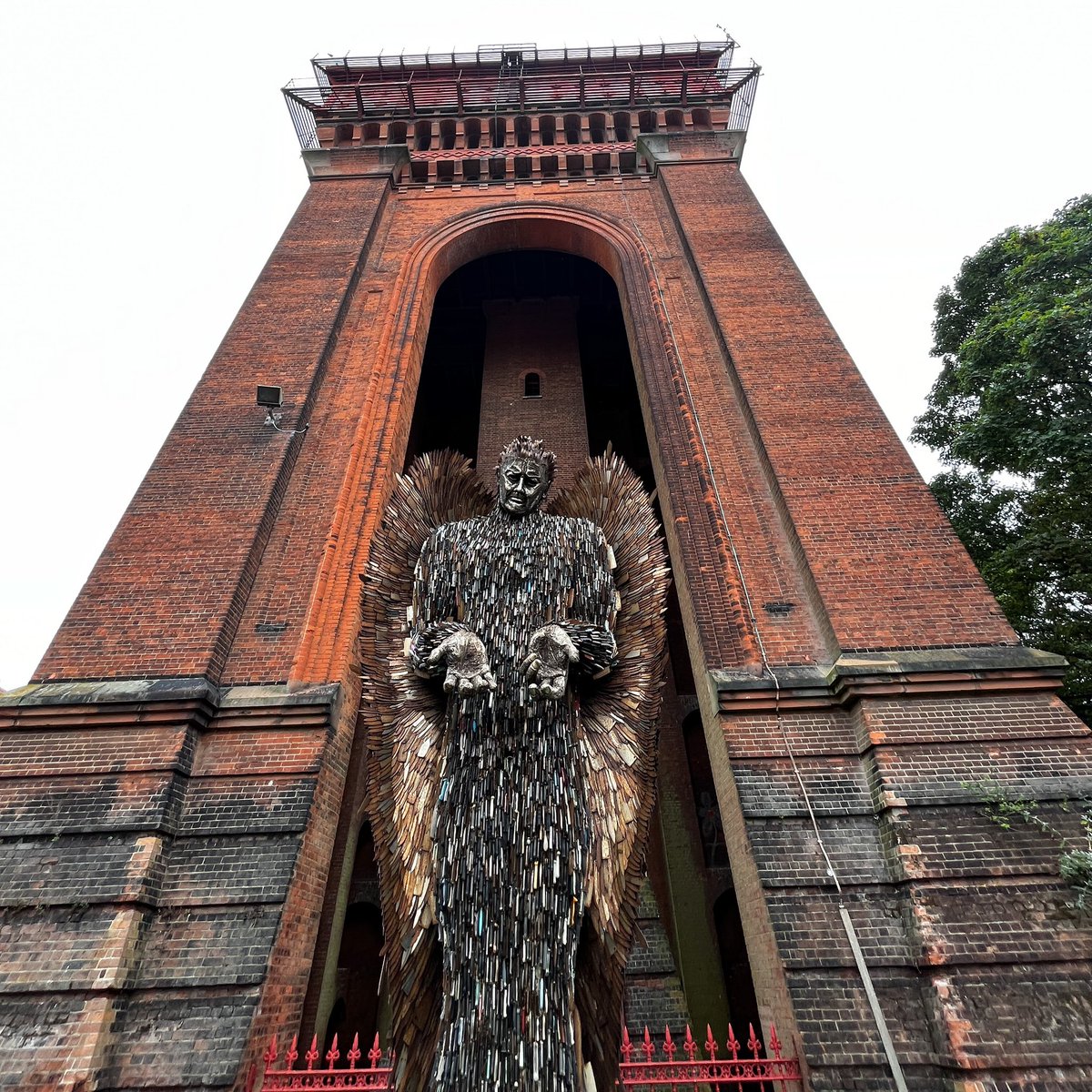 The imposing knife angel sculpture, touring the uk since 2021, has arrived in Colchester for the month of October &amp; sits beside Jumbo Water Tower.

Sculpted from seized knives, the sculpture’s aim is to raise awareness of knife crime &amp; educate young people on its harmful effects.