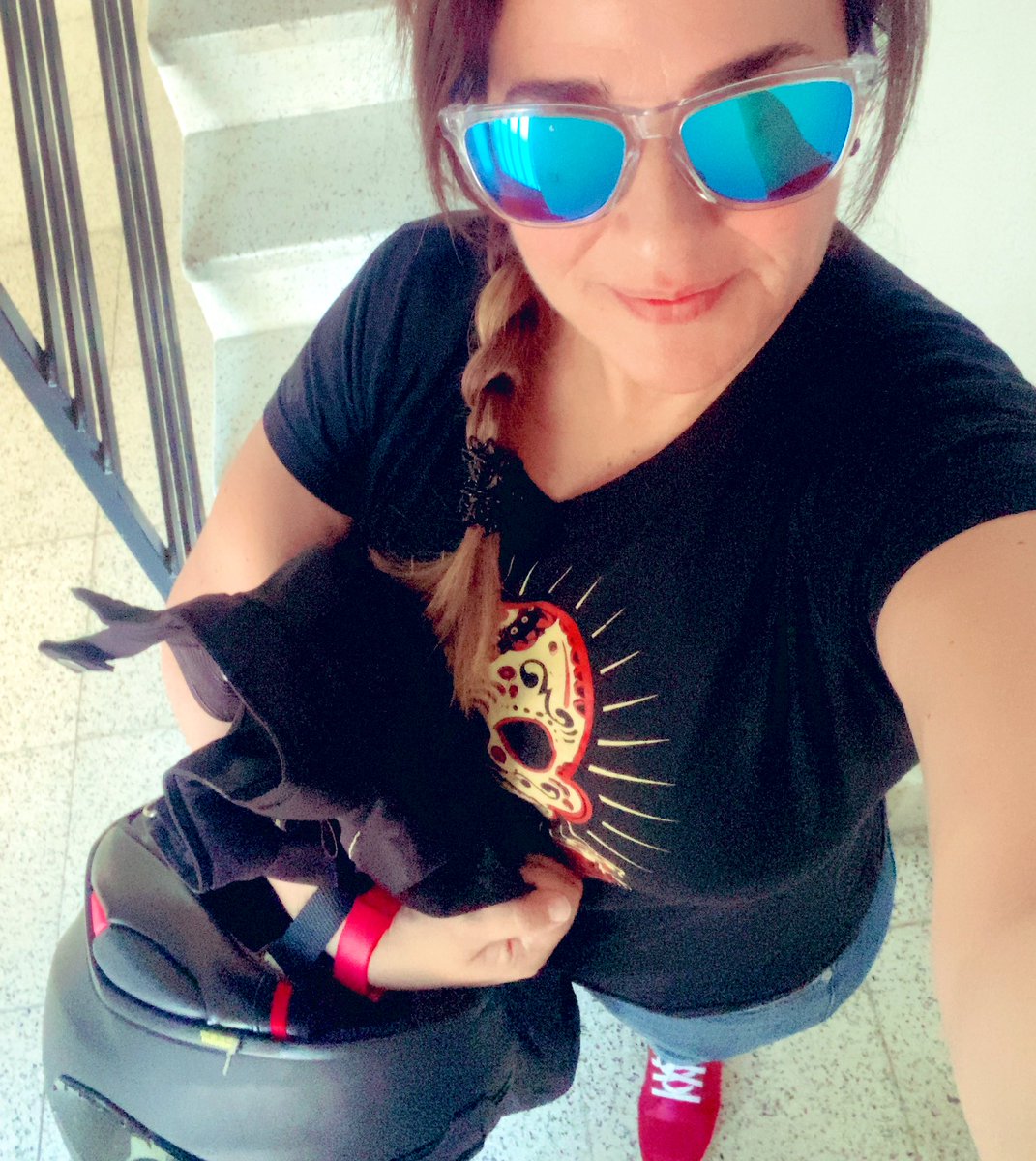 La gran tragedia de la vida no es la muerte. Es dejar de reír...de amar...de soñar. Es aquello que dejamos morir dentro de nosotros mientras estamos vivos....". #FelizLunes