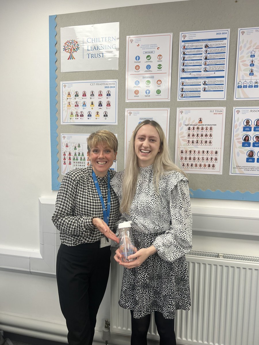 ChilternLT's tweet photo. Congratulations to the wonderful Sofia Quarta, our Senior HR Officer, for winning the CLT Employee of the Month for September! 
Sofia helps everyone, all the schools on her patch but has gone above and beyond supporting Kempston beyond expectation! Thank you Sofia! 👏 https://t.co/xyWPzFqcEJ