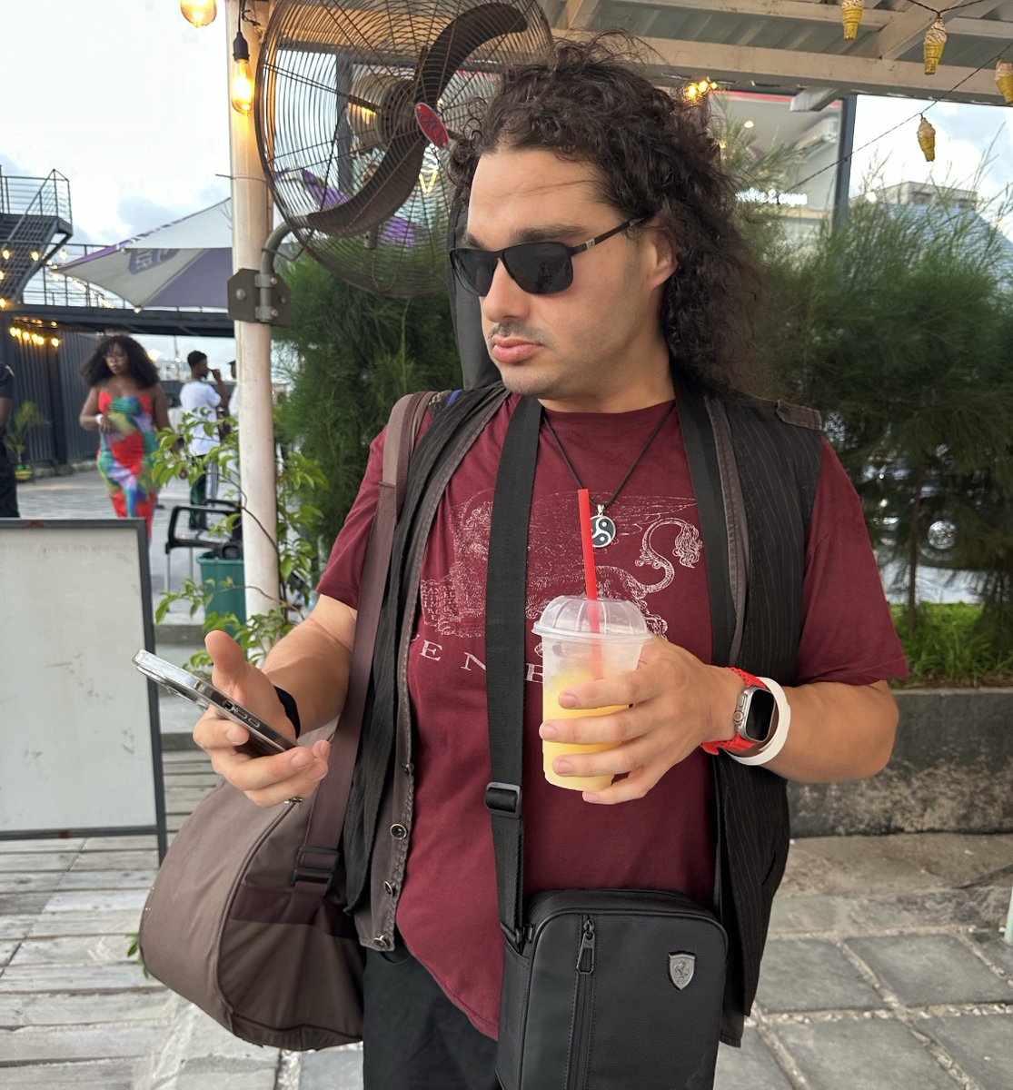 baronanastis's tweet photo. Baron Anastis at Boxmall, Lagos Nigeria.
#baronanastis #musician #bassplayer #acousticguitar #BOXMALL #lagos #nigeria https://t.co/h78VgVMqqD