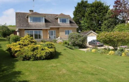 TheHolidayCots's tweet image. Driftwood boasts a superb location and is cocooned by immaculate landscaped gardens, promising a tranquil escape.

🛏️ Sleeps 1-8
theholidaycottages.co.uk/devon/14062

#DriftwoodSeaton #Seaton #Devon #GardenParadise #BBQTime #SecureParking #AxeValley #JurassicCoast #NatureBeauty #ScenicRetreat