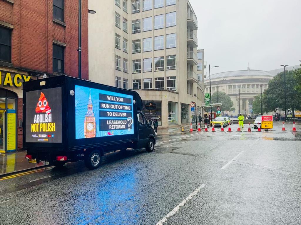 PMA_Outdoor's tweet photo. Our digital advan is out again having a major impact supporting @NLC_2019 at the #ConservativePartyConference in #Manchester #NLCVan #CPC23 #abolishleasehold https://t.co/idCL2mShMk