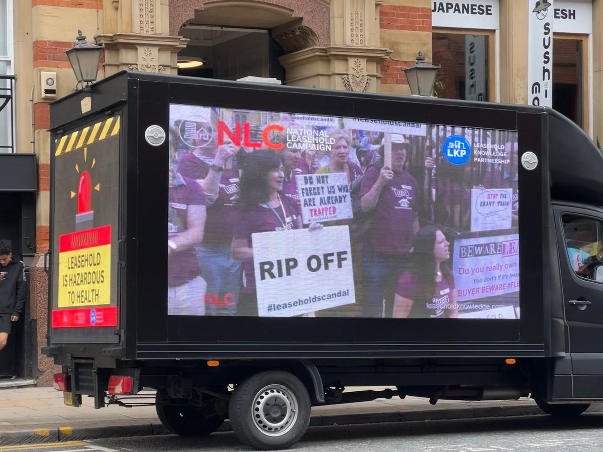 PMA_Outdoor's tweet photo. Our digital advan is out again having a major impact supporting @NLC_2019 at the #ConservativePartyConference in #Manchester #NLCVan #CPC23 #abolishleasehold https://t.co/idCL2mShMk