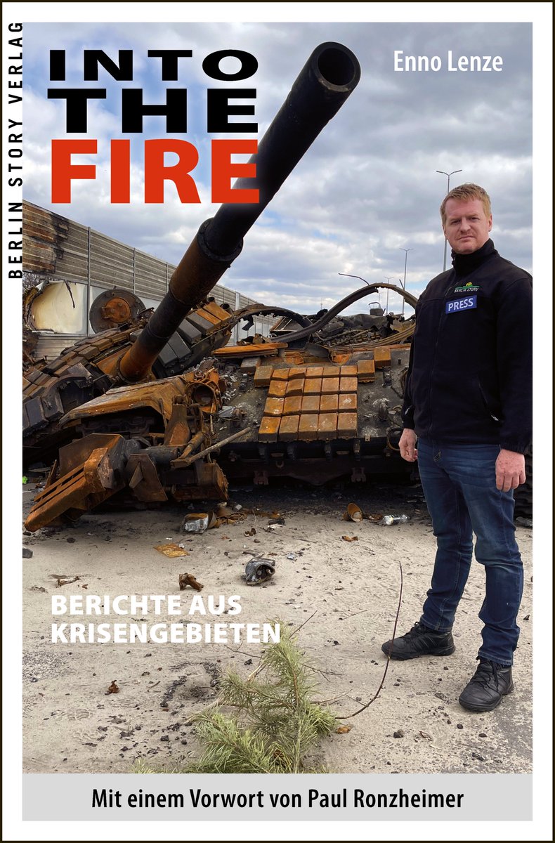 WielandGiebel's tweet photo. Wie der Panzer abgeschossen wurde, vor dem Enno Lenze hier auf dem Titelbild seines Buchs https://t.co/8ocf7q3dBm am 2. April 2022 steht, das zeigt ein Video, das wir jetzt von den Kämpfern gegen den russischen Überfall erhalten haben. https://t.co/HW07sdBwV6