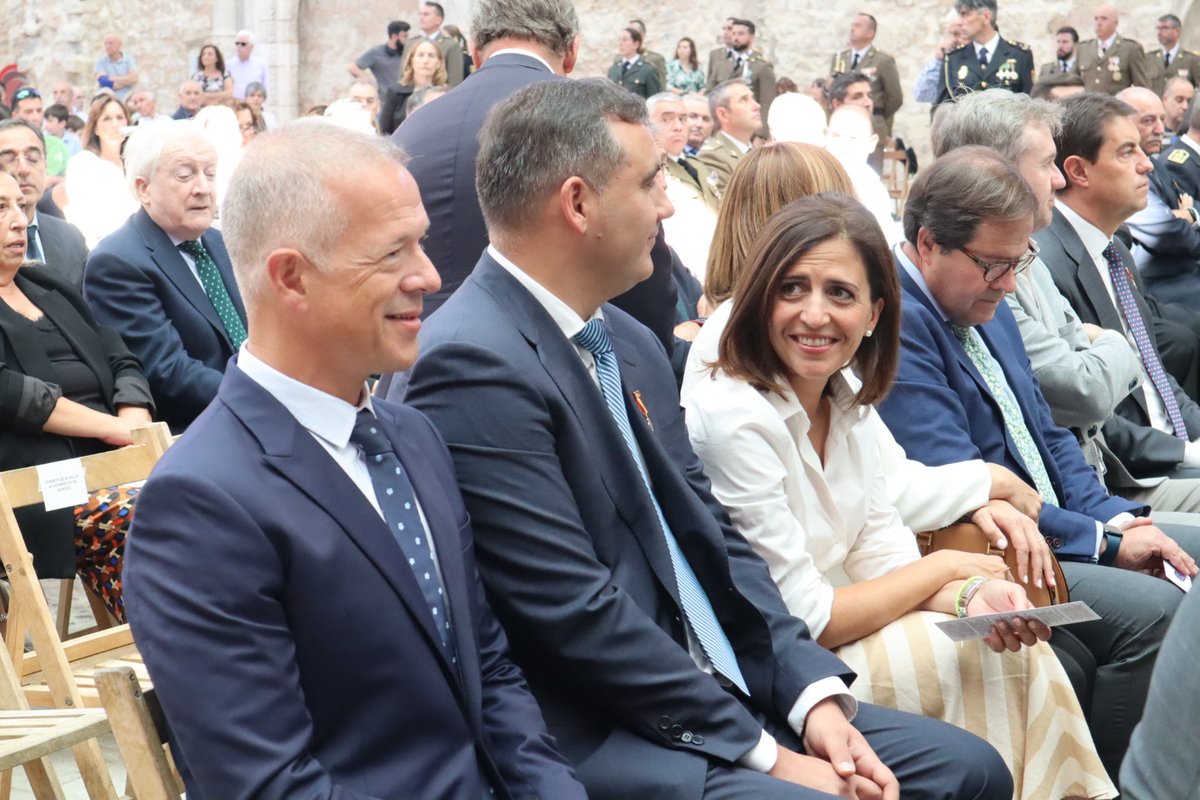 📌La Policía Nacional ha celebrado en #Burgos su tradicional Santo de los Ángeles Custodios.

👏👏Enhorabuena a todos/as galardonados/as por su labor diaria para proteger a los/as burgaleses/as
