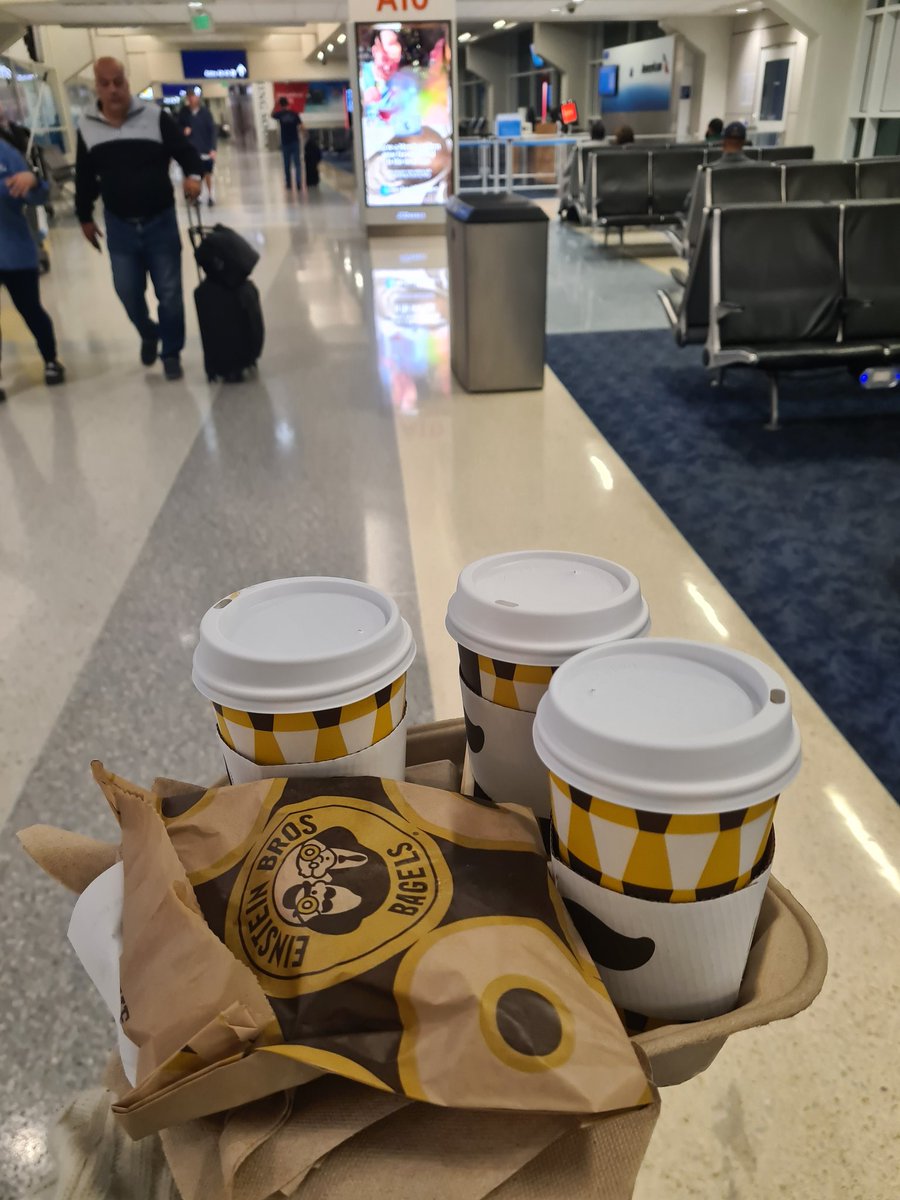 clamaranan's tweet photo. Built for layovers nor redeye flights no more (never did) https://t.co/P4BRB3bdLo