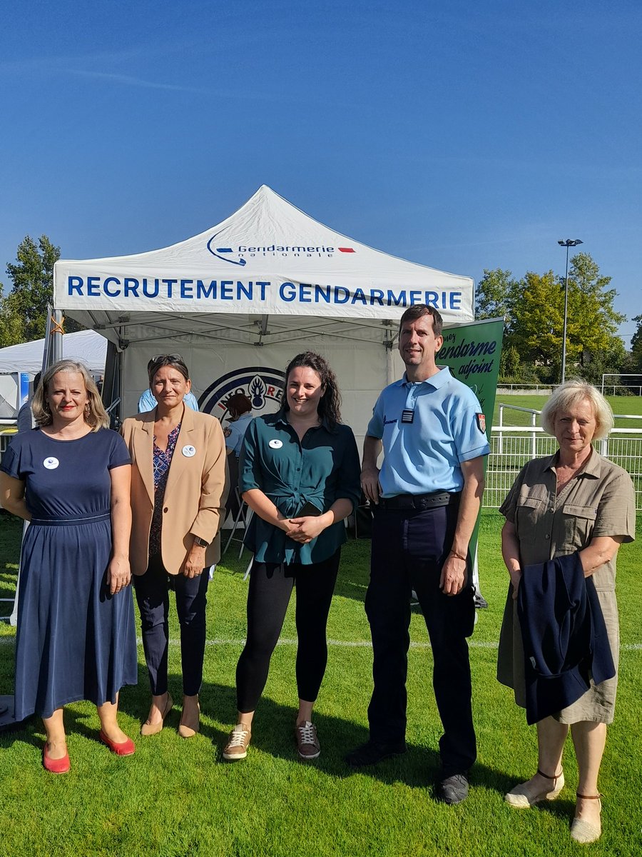 🔝la journée continue. Les équipes de @poleemploi_GE Mulhouse sont présentes aux côtés de la #Gendarmerie ce jour à #Riedisheim pour vous présenter ce secteur riche en opportunités d'emploi.
🔛Nous vous attendons ...<a href="/PicardFranois5/">Picard François</a> <a href="/YannickFort/">Yannick Fort</a> <a href="/margot_seville/">Margot Séville</a> @sema_asso