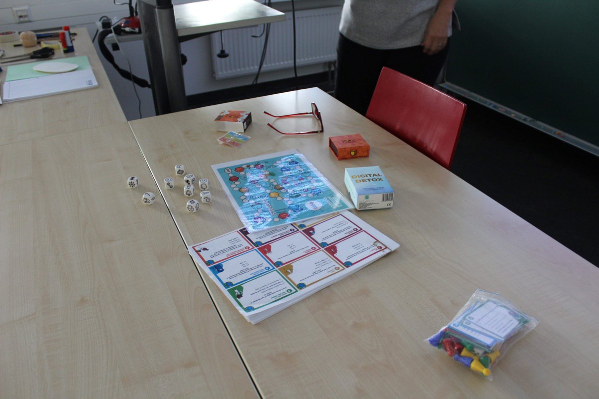 DIGIStep_SD's tweet photo. We are very happy about the implementation of the #DIGIStep Training school in @tudresden_de!

The training was grounded on knowledge exchange and co-created #learning experiences designed to enhance the knowledge and skills of #sustainability teaching staff. 

Thank you all! 🙂 https://t.co/WPiDJUTHIZ