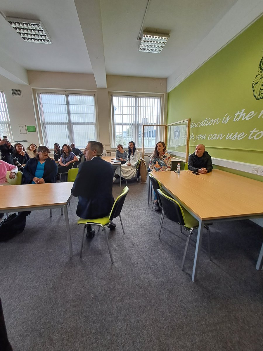 DeptofFHed's tweet photo. Minister @SimonHarrisTD at @msletb in Sligo Town where he announced a significant investment for the Quay Street campus. He also met learners and young musicians from @musicgensligo.
Read more: https://t.co/ZGhmrQOo4D https://t.co/FpX0tFKbNu