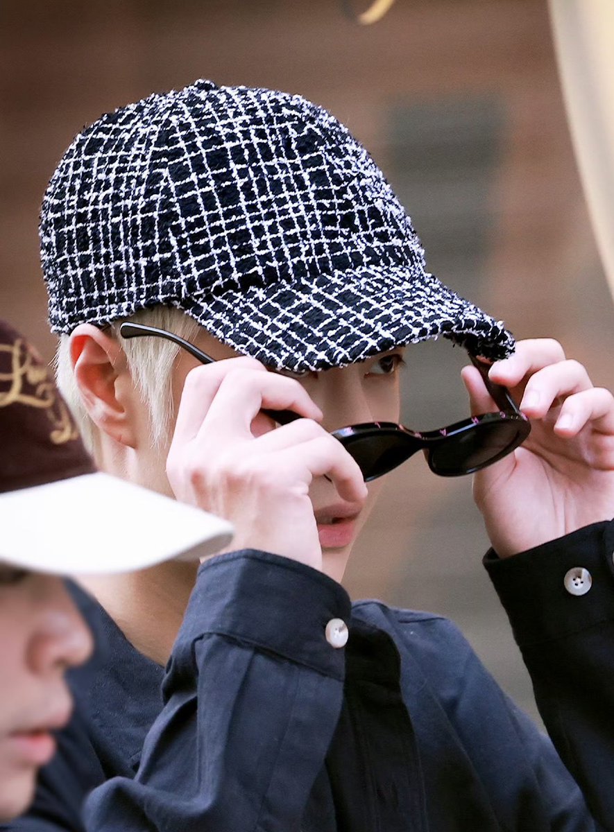 trcrwyb's tweet photo. the glasses the HAIR THE WANG YIBO https://t.co/8fdF3HMpMw