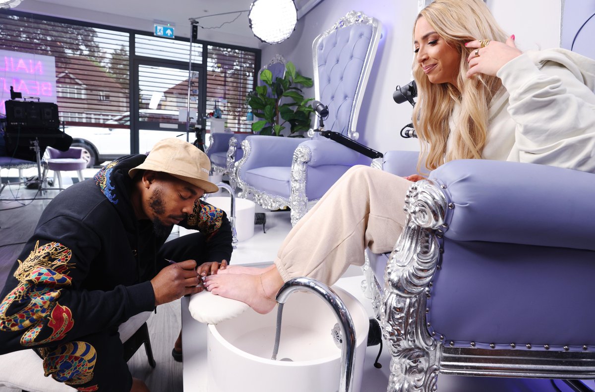 We're back with another Toe-Na Lisa challenge with host <a href="/gkbarry_/">GK Barry</a> and special guest <a href="/shoneromulus/">Shone Romulus</a>👀 

Find out what Shone paints on GK Barry toenail in our latest episode of A Foot in the Door:  buff.ly/3PTTPxB