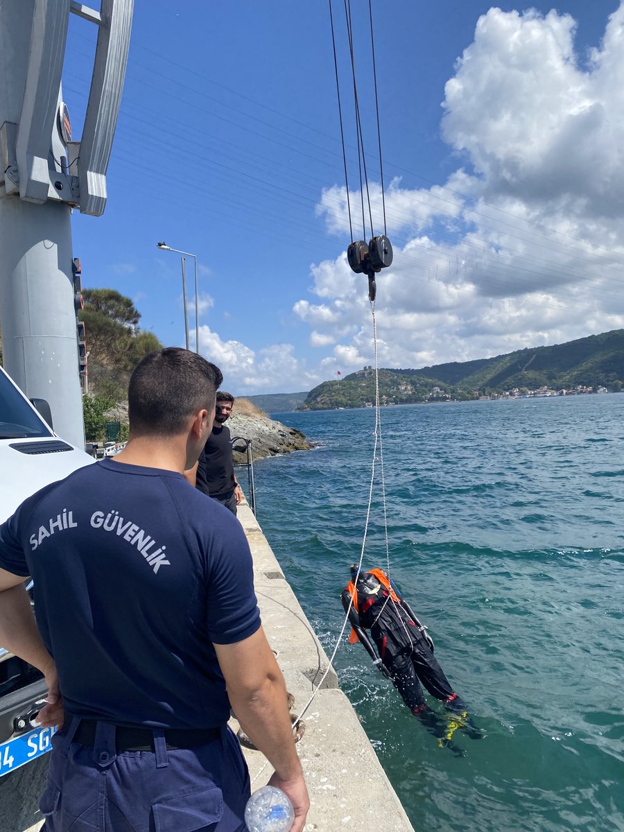 Hoytek_Eng's tweet photo. We have successfully completed the acceptance of the Demre Unmanned Underwater Robot (ROV) recently added to the inventory of the Coast Guard Command. During the acceptance process, the ROV successfully dived to a depth of 200 meters and retrieved an 80 kg mannequin. https://t.co/aAeThC9aH7