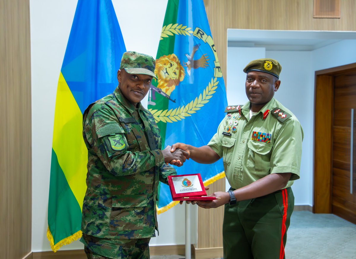 Today, a delegation composed of 20 Faculty and students’ officers from Zambia Defence Services Command and Staff College, visited Rwanda Defence Force HQs. bit.ly/3t72jIL