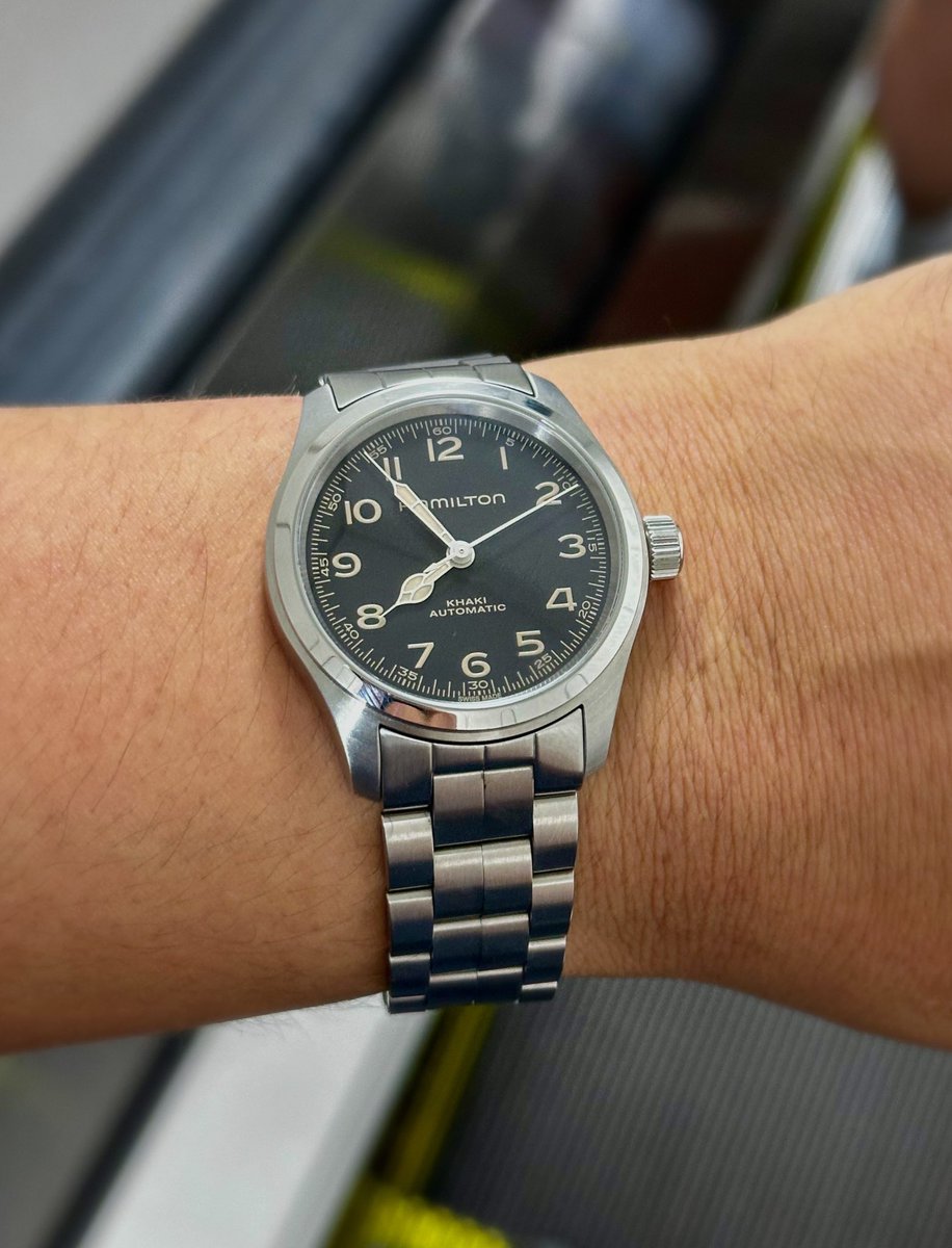tamukun's tweet photo. オジサンは残業したからもう帰りゅ。
お供は、カーキフィールド マーフウオッチ(38mm)さん。
#ハミルトン #HAMILTON #KhakiField #Murphwatch https://t.co/2wqyOy6gL8