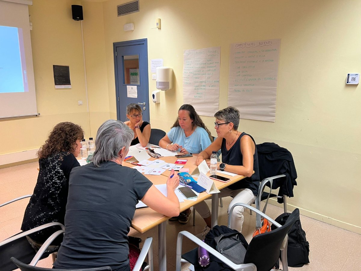 lid_barcelona's tweet photo. La setmana passada va tenir lloc la segona trobada del #ProgramaSensei va ser un èxit rotund! El mentors apassionats van compartir coneixements i experiències. ✨ #MestresInspiradors #EducacioTransformadora #LideratgeEducatiu 📚✨ https://t.co/3FzZcCDV4l