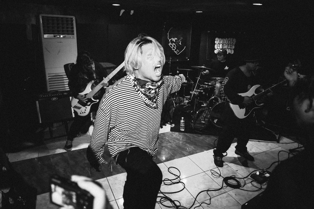 fragmentscult's tweet photo. Last night was intense thanks for having us Junkie Rebels Crew 🔥☣️🔥
Photos by @RenuelFallore
#Fragmentscult #Macbethph #TunelabPh #KNYACollective https://t.co/mB9kehNp5w