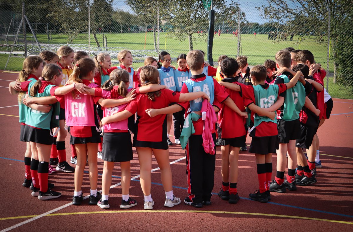 PGS1732's tweet photo. Sunny September Saturday at Hilsea Playing Fields... @pgs_junior sport, parents hockey training, boys rugby, girls hockey training and plenty of tea!
#PGSSport #PGSCommitment https://t.co/AsRbT2Zvhb