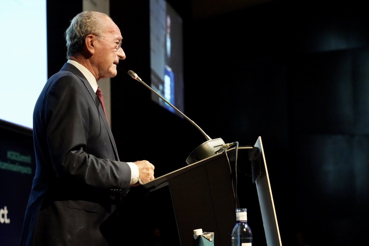 malaga's tweet image. El alcalde, @pacodelatorrep, junto al ministro en funciones de @inclusiongob, @joseluisescriva, y la consejera de @EconoHaciendAND, @CarolinaEspanaR, ha participado en el acto inaugural de GSG Global Impact Summit #caminandoalimpacto #GSGSummit