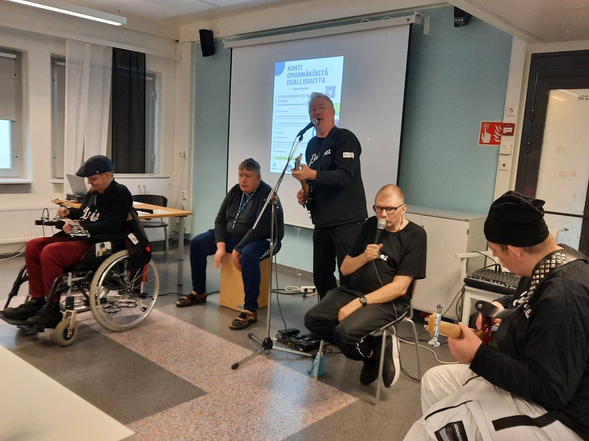 Kohti Omannäköistä osallisuutta -tapahtuma Jyväskylässä viime viikolla onnistui yli odotusten. Kuultiin erilaisia puheenvuoroja osallisuudesta ja musiikista huolehti Elvis-bändi, joka todella hurmasi yleisönsä. #Osallisuus #OmannäköinenOsallisuus #OsallisuusKuuluuKaikille