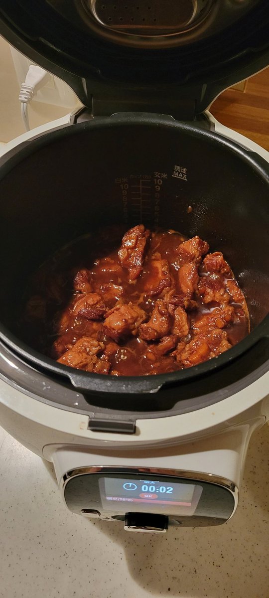 手術から18日目...
最近やっと匂いがするように♡
今も豚の軟骨煮込み作ってるが...
こんなにいい匂いだったのねー
(  ¯﹀¯  )ムフ〜