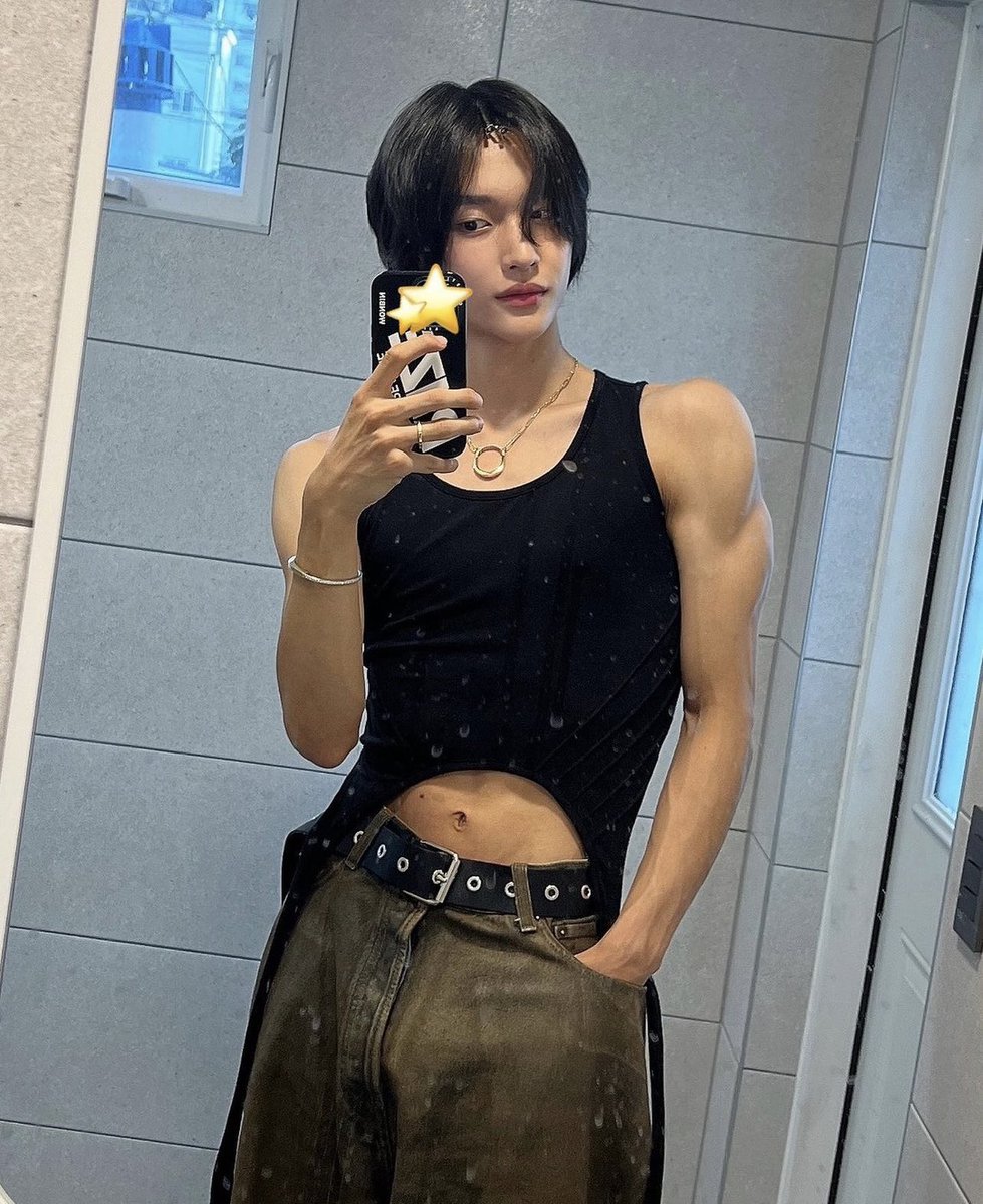 RIIZE's Wonbin stuns in newly shared photo.