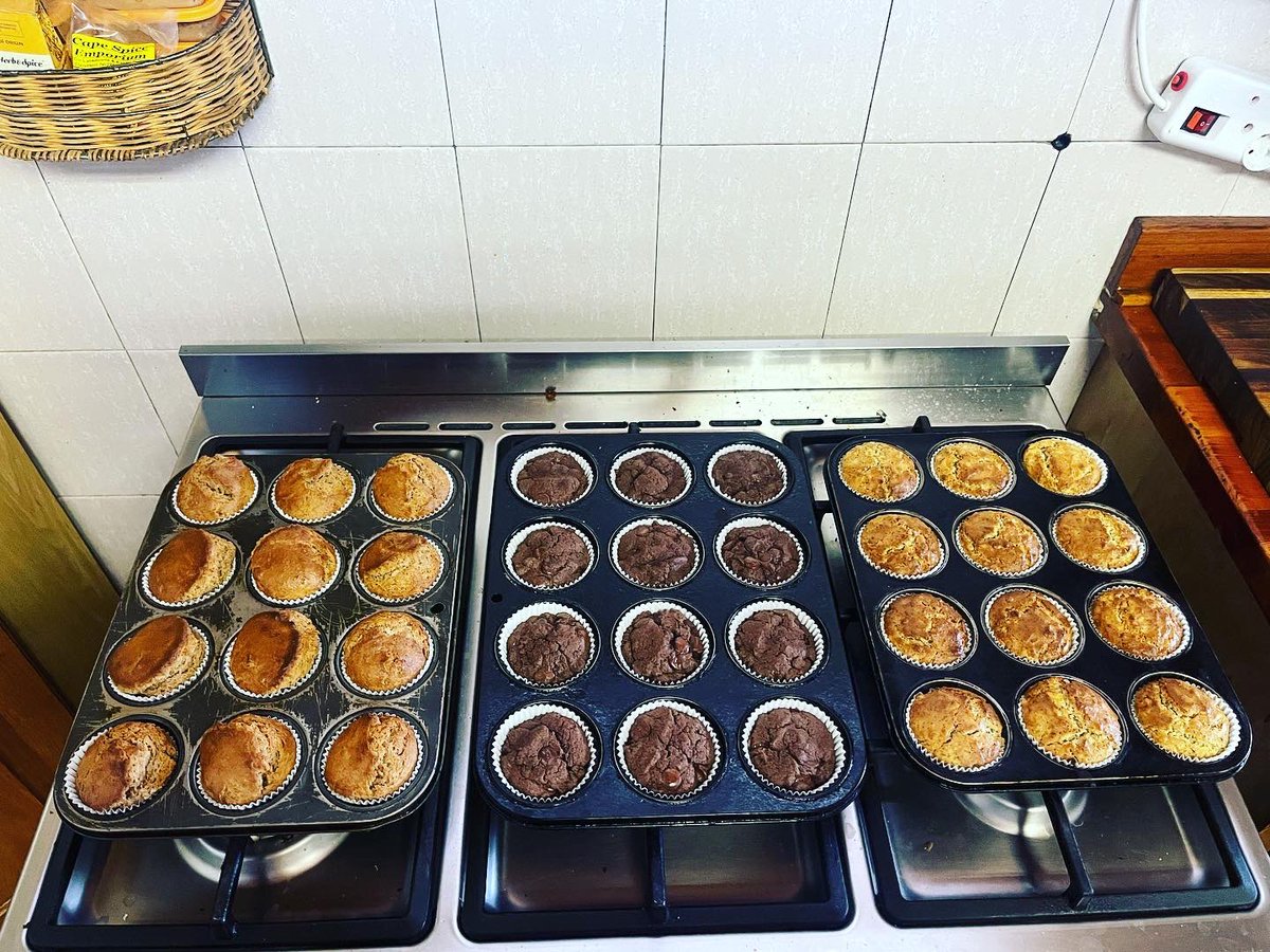 chunky_delights's tweet photo. Second muffin test.

These came out beautifully. Starting from the left :Banana and Pecan, chocolate choc chip and Lemon poppy seed.

The texture of these where just how I wanted them to be.

#muffins #bananamuffins #lemonpoppyseedmuffins #baking #pastrychef #smallbusiness https://t.co/0B3i9lF2C3