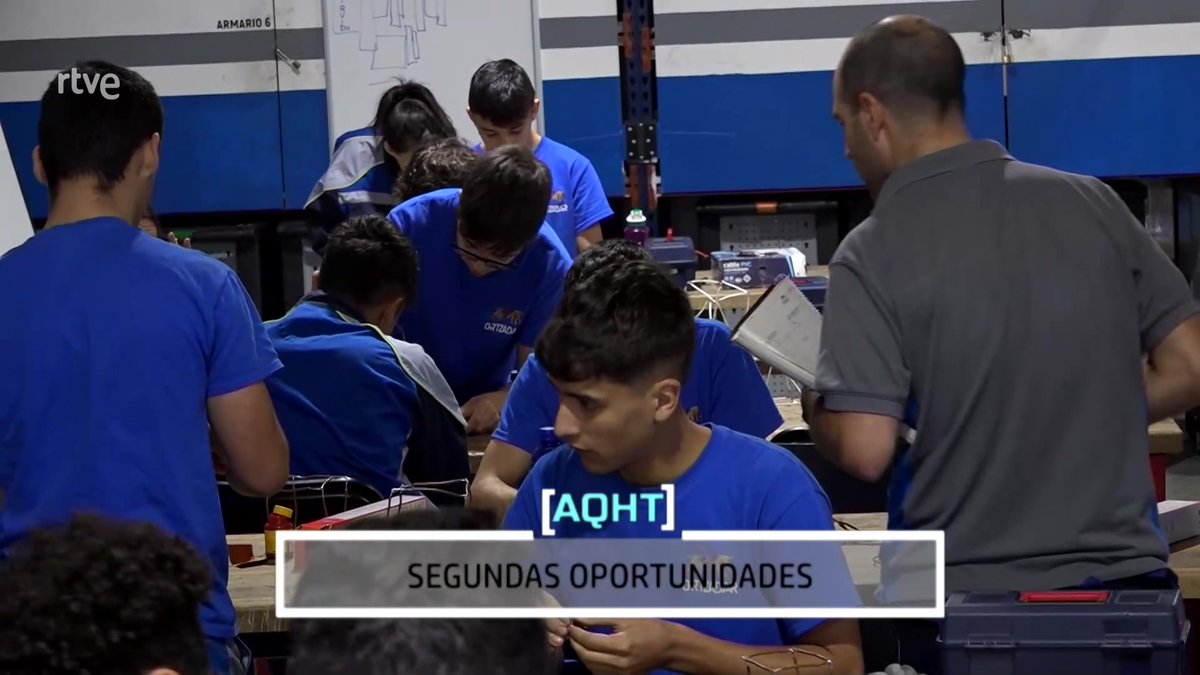 Aquí hay trabajo tweet media