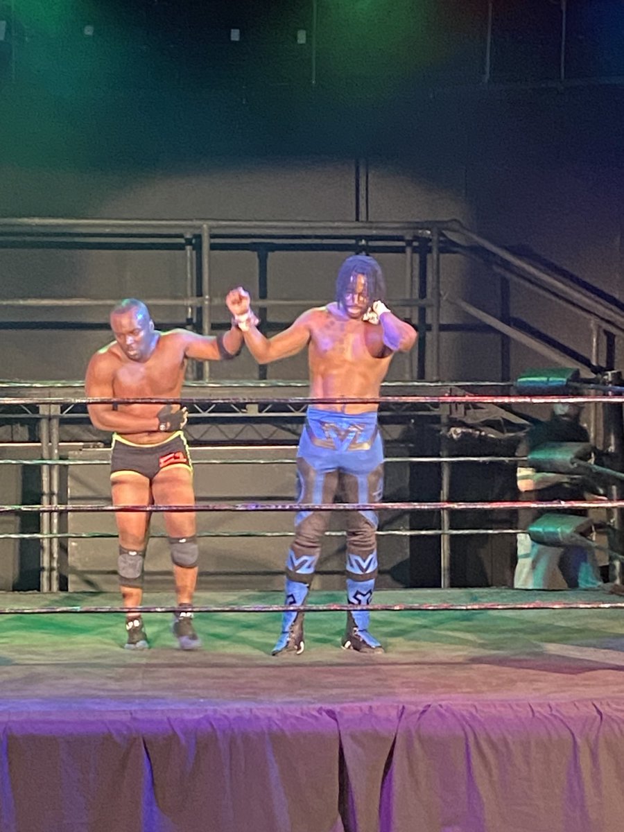 Davesewell04's tweet photo. Post match pics @smashingmike_s1 and @manlikebanks who had a great sprint of a match #EverythingPatterned https://t.co/efxu9YWeUl
