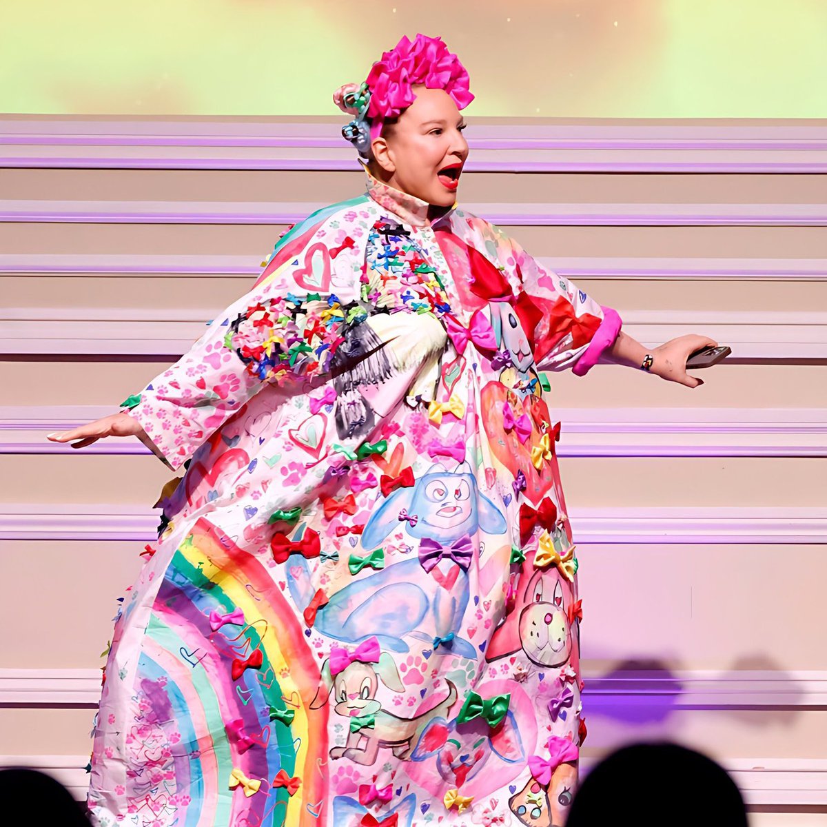 KabalMert's tweet image. Your clothes may be Chanel, Gucci
Your shoes crocodile
But baby you're never fully dressed without a smile
#ReasonableWoman #ClockThatTea #GimmeLove