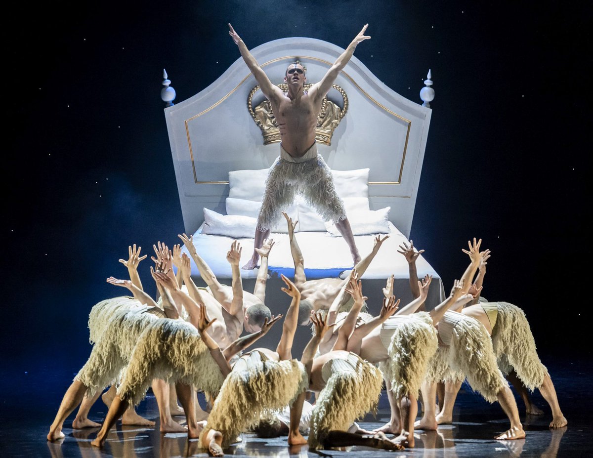 🦢 Matthew Bourne's amazing adaptation of Swan Lake hits the big screen one more time! 🦢

📅 Showing 8th October
🎟️ Tickets & times: bit.ly/3Q0GgN6
-
-
-
#hexham #visithexham #cinema #swanlake #matthewbourne