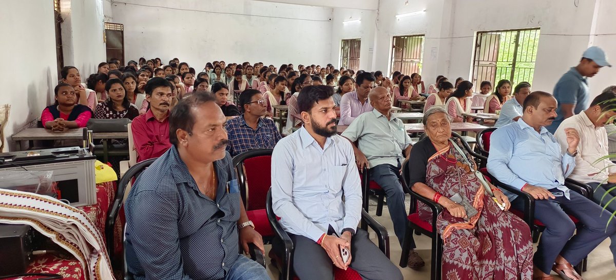 dkdebasishbjd's tweet photo. ଜାତିର ପିତା ମହାତ୍ମାଗାନ୍ଧୀ ଏବଂ ରାଷ୍ଟ୍ର ନାୟକ ଲାଲ ବାହାଦୁର ଶାସ୍���୍ରୀଙ୍କ ଜନ୍ମ ଜୟନ୍ତୀ ଅବସରରେ ରାୟଗଡ଼ା ମହିଳା ମହାବିଦ୍ୟାଳୟ ଠାରେ ହୋଇଥିବା କାର୍ଯ୍ୟକ୍ରମରେ ମାନ୍ୟବର ମନ୍ତ୍ରୀ ଶ୍ରୀ @saraka_fan, ରାୟଗଡ଼ ବିଧାୟକ ଶ୍ରୀ ମକରନ୍ଦ ମୁଦୁଲୀ ଙ୍କ ସମେତ BYJD ଜିଲ୍ଲା ସଭାପତି @dkdebasishkhada ଏହି କାର୍ଯ୍ୟକ୍ରମରେ ଯୋଗଦେଇଥିଲେ https://t.co/7Fc2tPXzkW