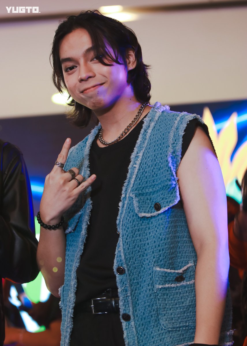 231001 — VER5US JOE @ PPOP FIESTA CEBU

VER5US DAUG SA CEBU
#VER5USatPPopFiestaCebu
#PPopFiestaTourCebu
<a href="/_ver5usofficial/">VER5US</a> #VER5US