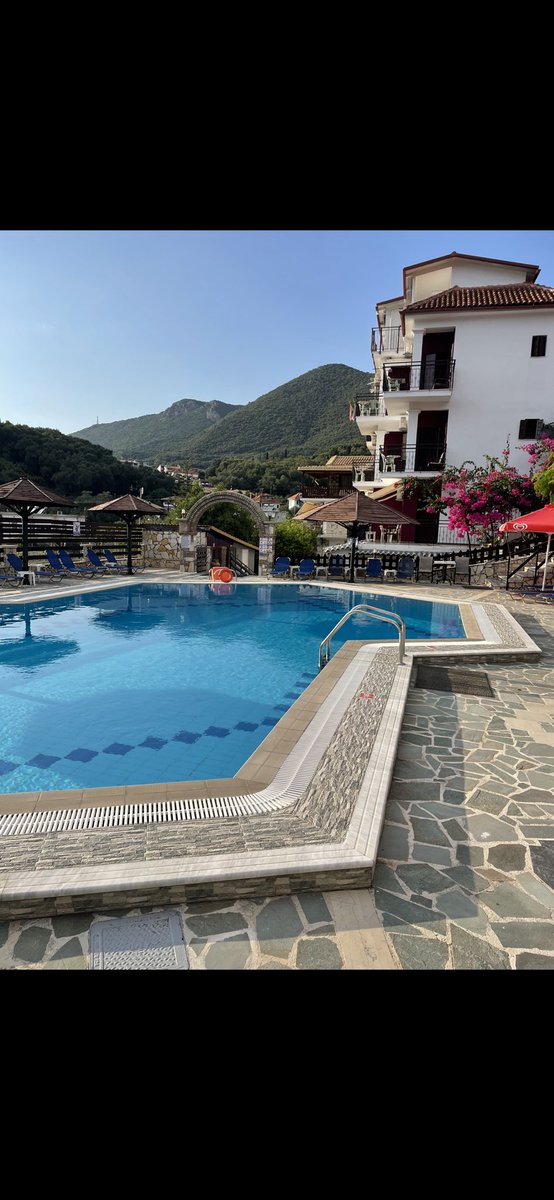 Not a bad view for a Monday 🤣🤣🇬🇷🇬🇷☀️☀️