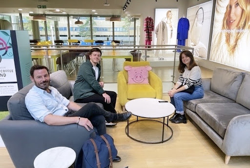 BiglightXD's tweet photo. Here we are @marksandspencer HQ in Paddington, following a really great meeting. 

We’re looking forward to the next stages of our project where we will be focusing on how people purchase activewear online.

#ecommerce #cx #experiencedesign #customerexperience #marksandspencer https://t.co/Qu9mCgqSFW