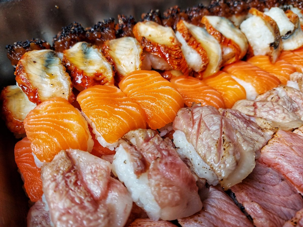 Come to Finzels Reach Market for a mighty meaty week! PLUS it's International Taco Day and a rare chance to get sushi on a Wednesdays! - find out more >> mailchi.mp/sophiebevents/… #bristol #bristolmarket #bristolfood